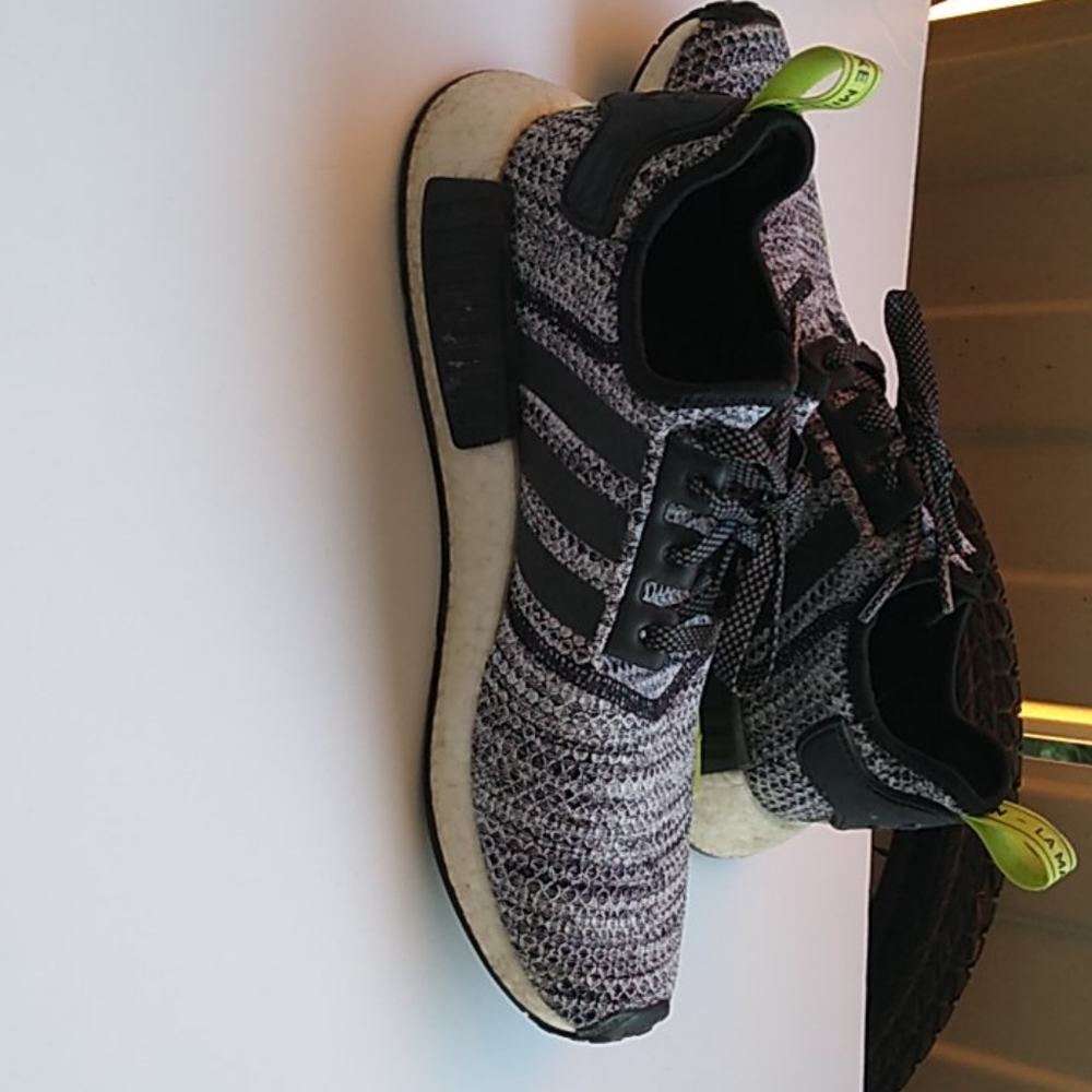 Adidas NMD R1 - Picture 4 of 4